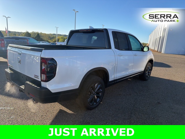 2023 Honda Ridgeline Sport photo 3