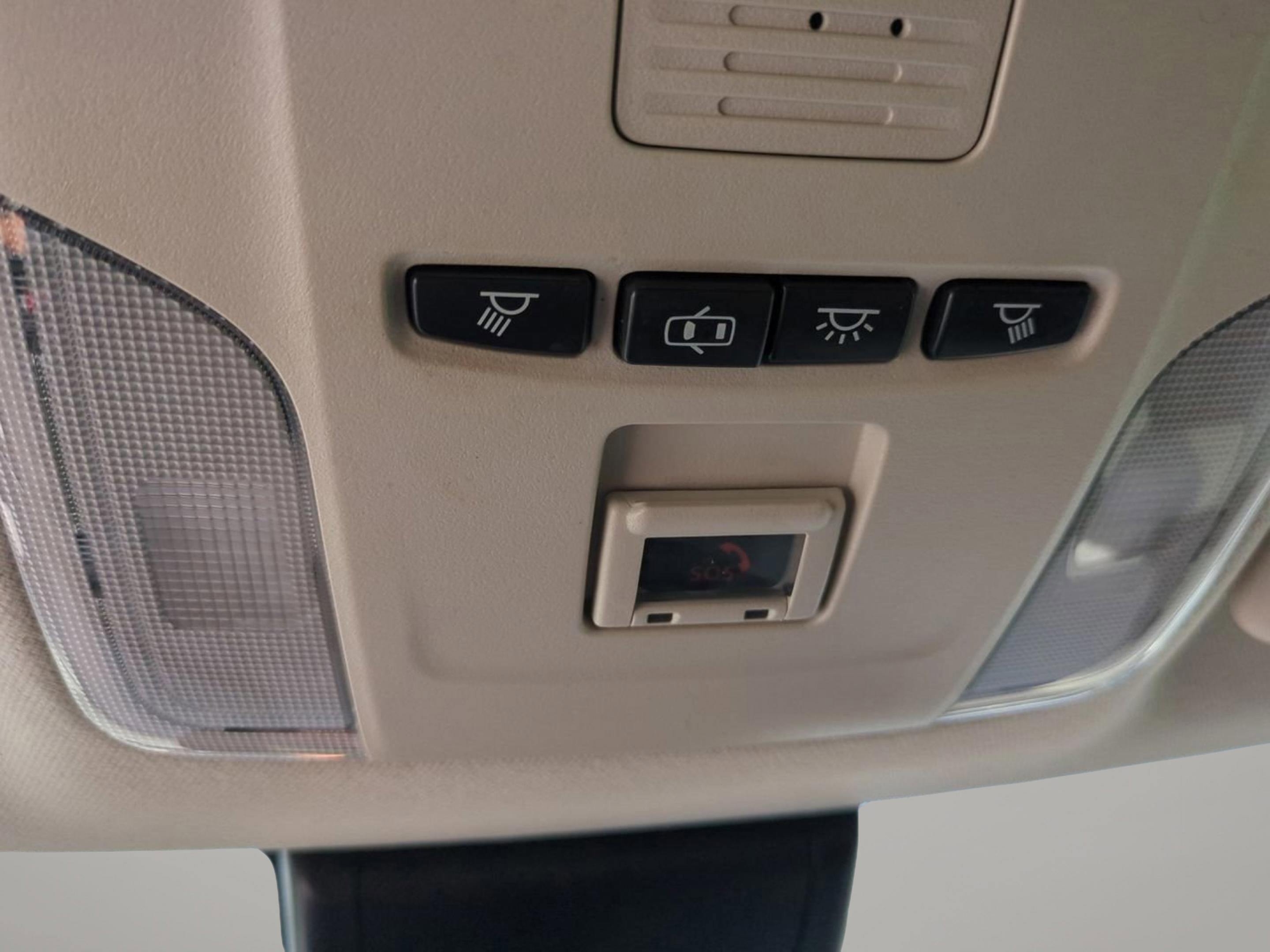 2021 Toyota Corolla LE photo 18