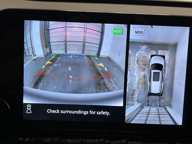 2024 Nissan Pathfinder Platinum photo 4