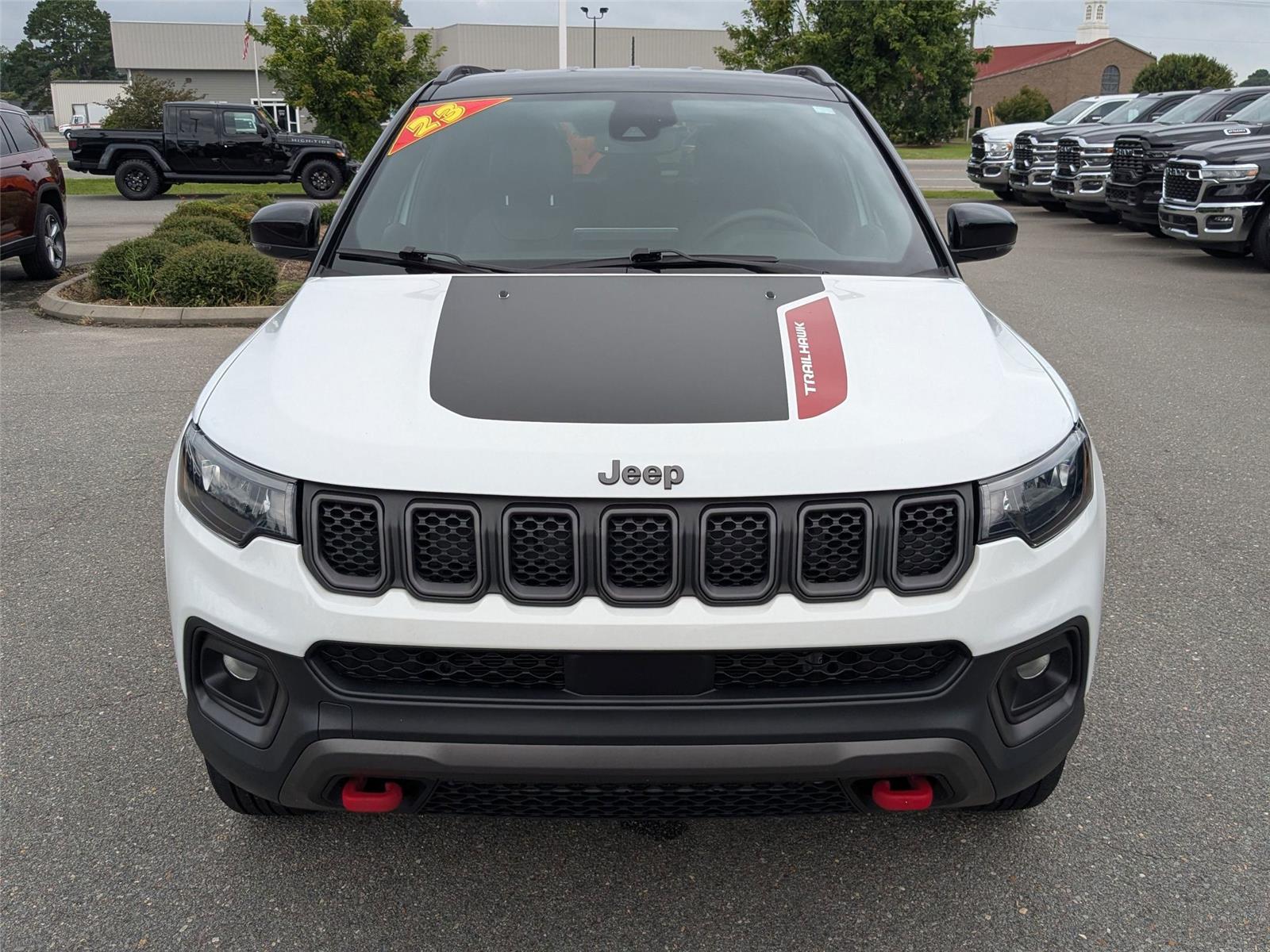 2023 Jeep Compass Trailhawk photo 2