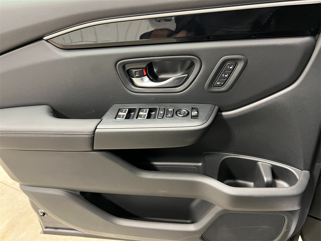 2025 Honda Pilot EX-L photo 11