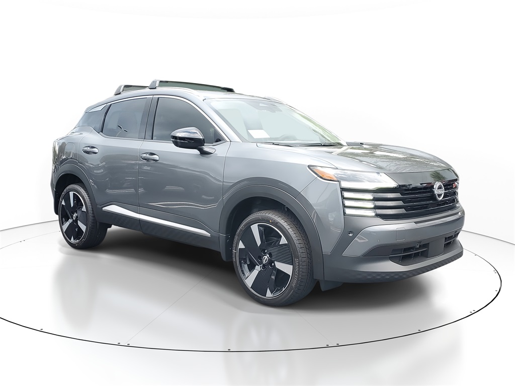 2026 Nissan Kicks SR photo 2