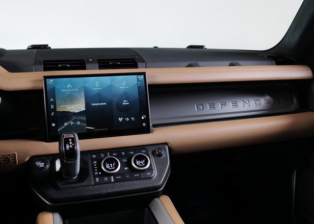 2025 Land Rover Defender 130 V8 photo 12