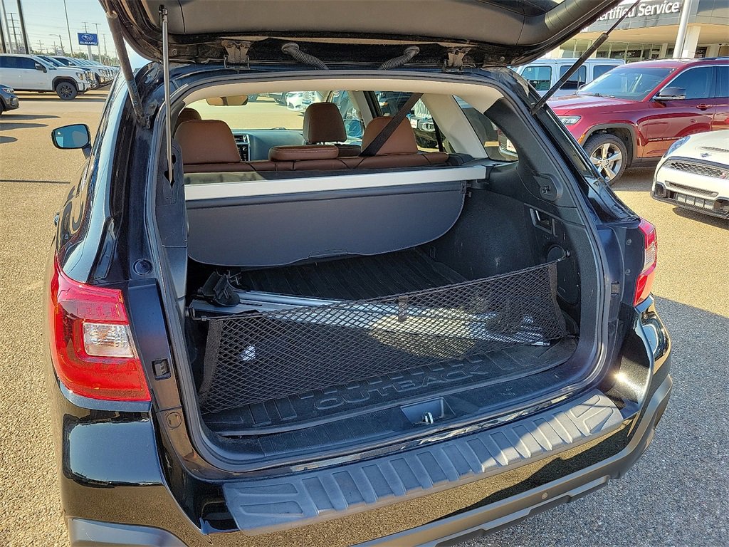 2018 Subaru Outback Touring photo 15