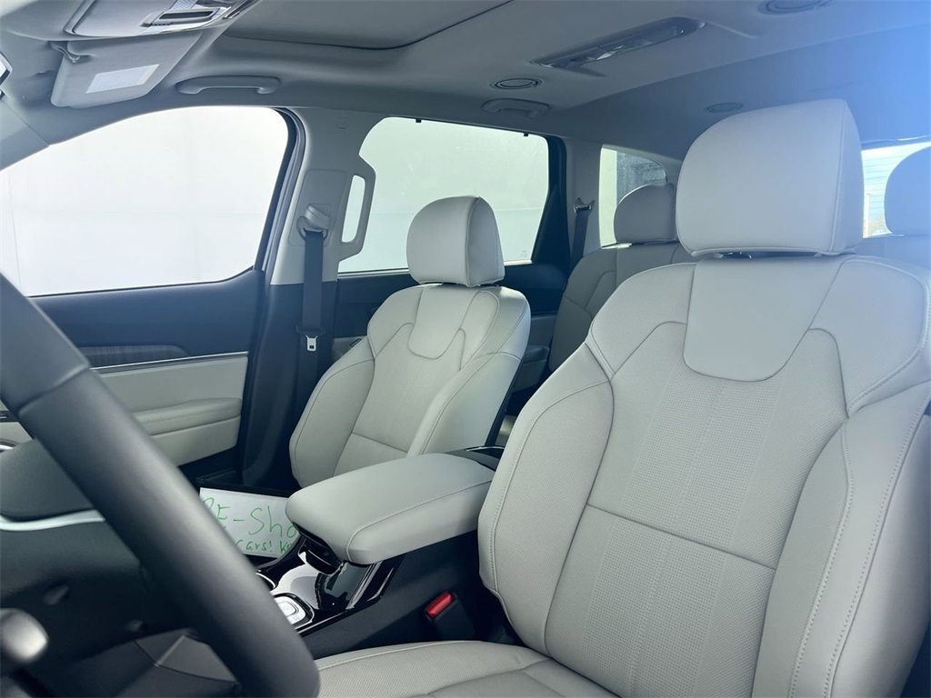2025 Kia Telluride EX photo 13