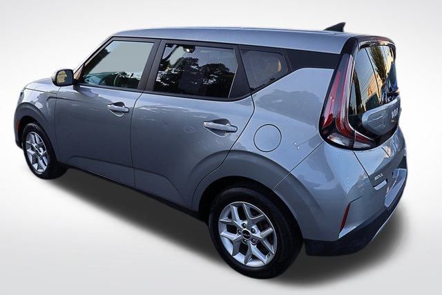 2023 Kia Soul LX photo 4