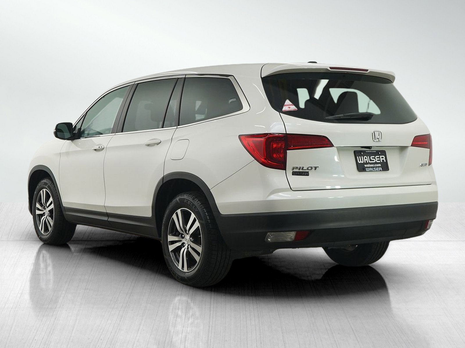2018 Honda Pilot EX-L photo 2