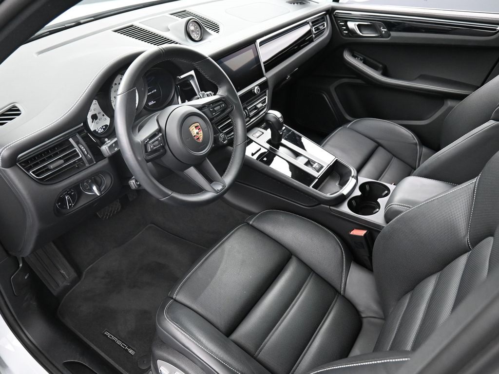 2023 Porsche Macan GTS photo 3