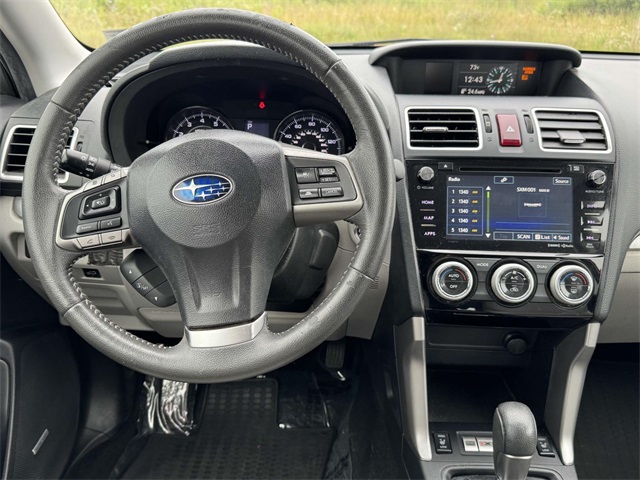 2016 Subaru Forester 2.5i Touring photo 2