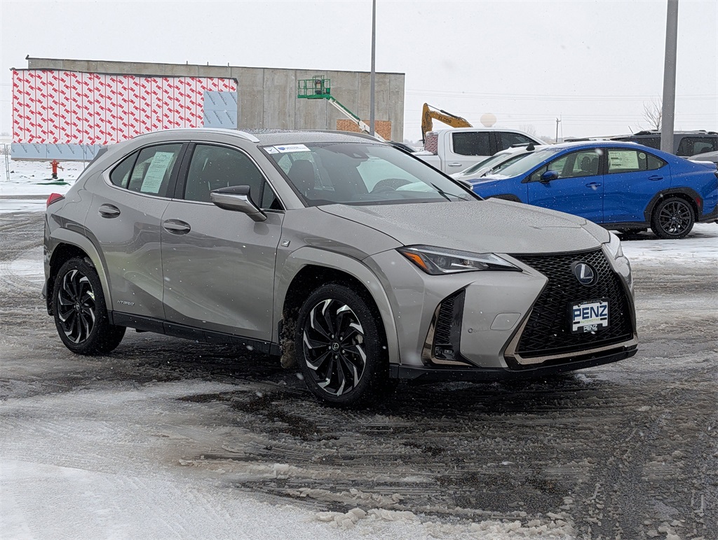 2022 Lexus UX Hybrid 250h F SPORT's photo