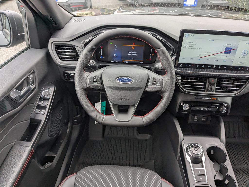 2025 Ford Escape Hybrid ST-Line photo 17