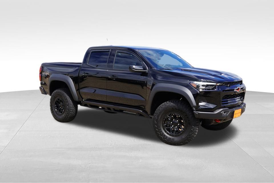 2025 Chevrolet Colorado ZR2 photo 2