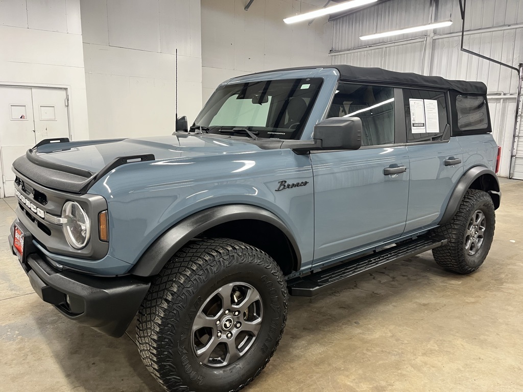 2022 Ford Bronco Big Bend photo 2