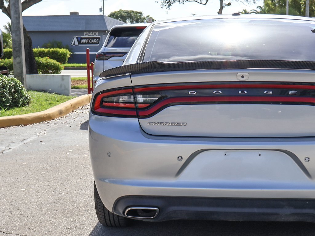 2021 Dodge Charger SXT photo 4