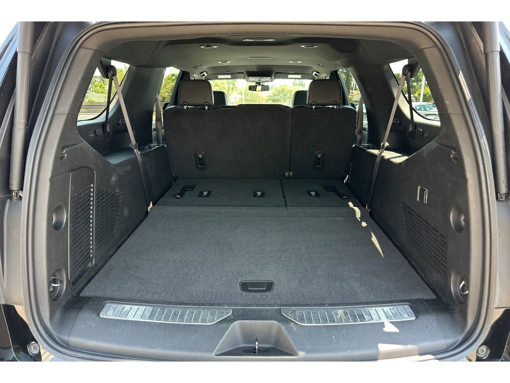 2022 Chevrolet Suburban 1500 Z71 photo 17