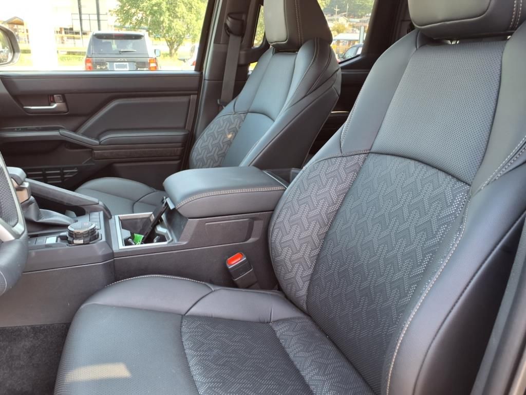 2024 Toyota Tacoma Limited photo 8