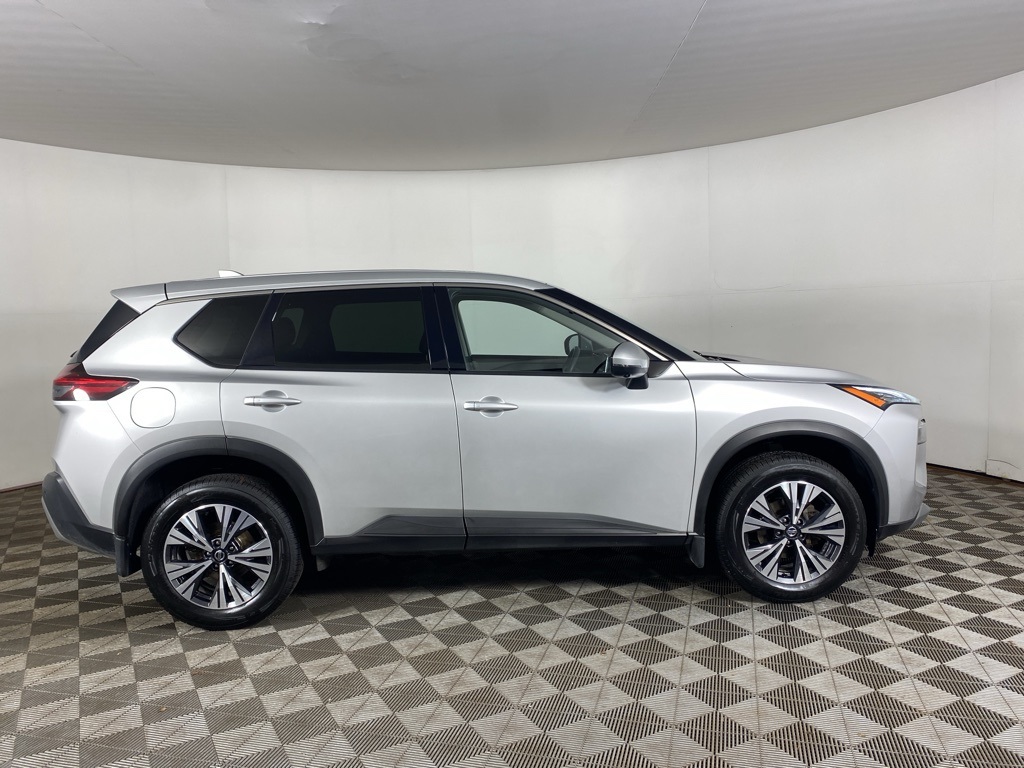 2021 Nissan Rogue SV photo 4