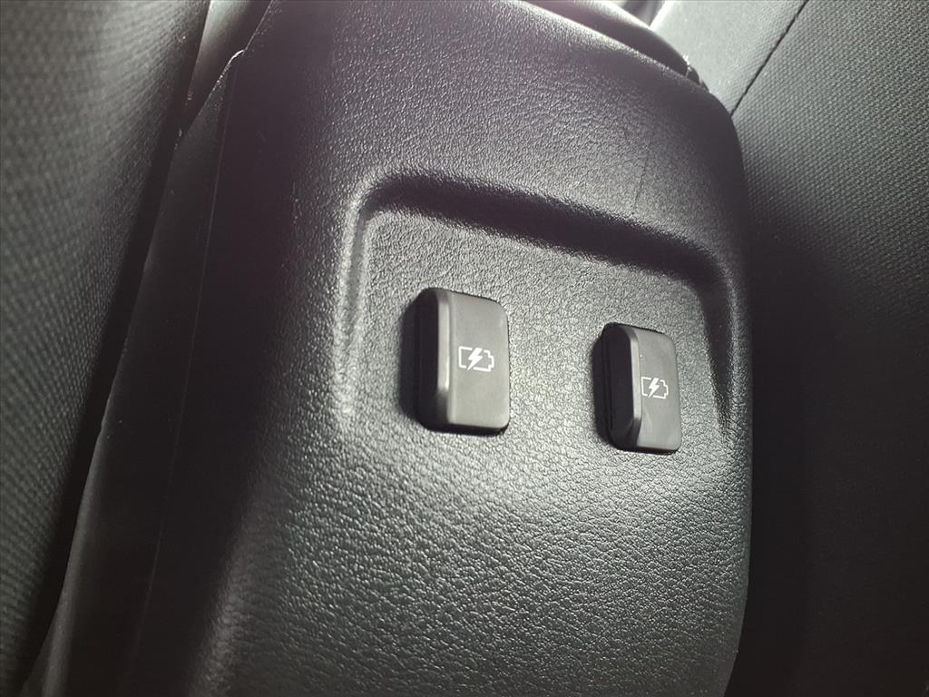 2021 Nissan Kicks SV photo 3