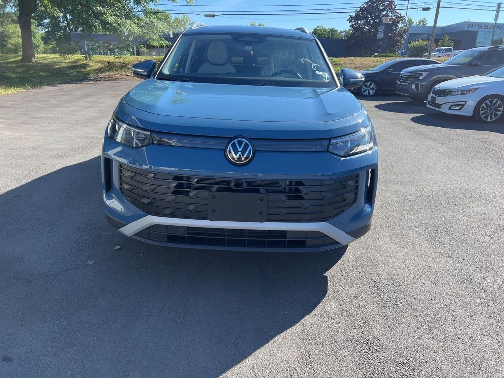 2025 Volkswagen Tiguan SE photo 2
