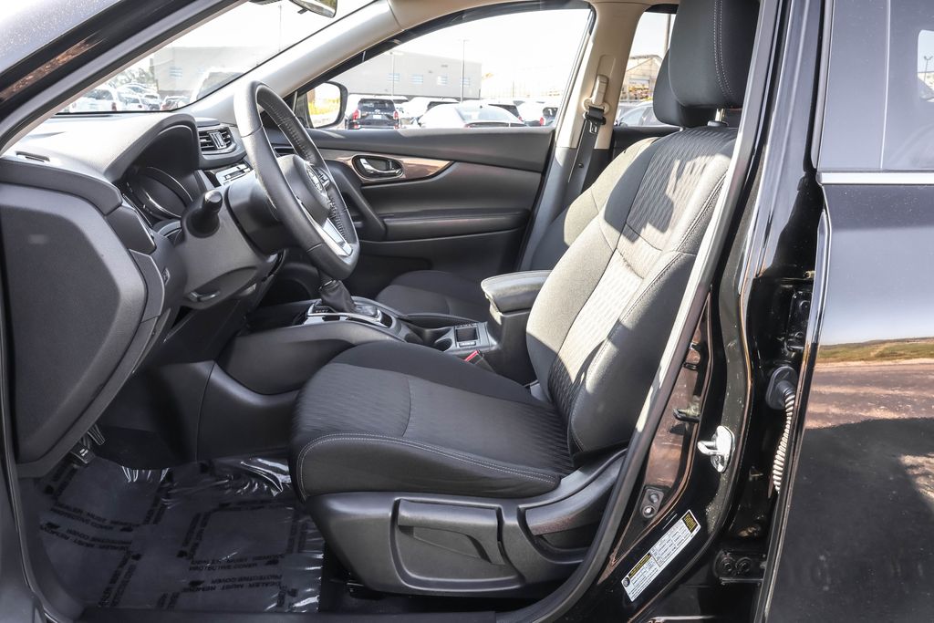 2019 Nissan Rogue S photo 3