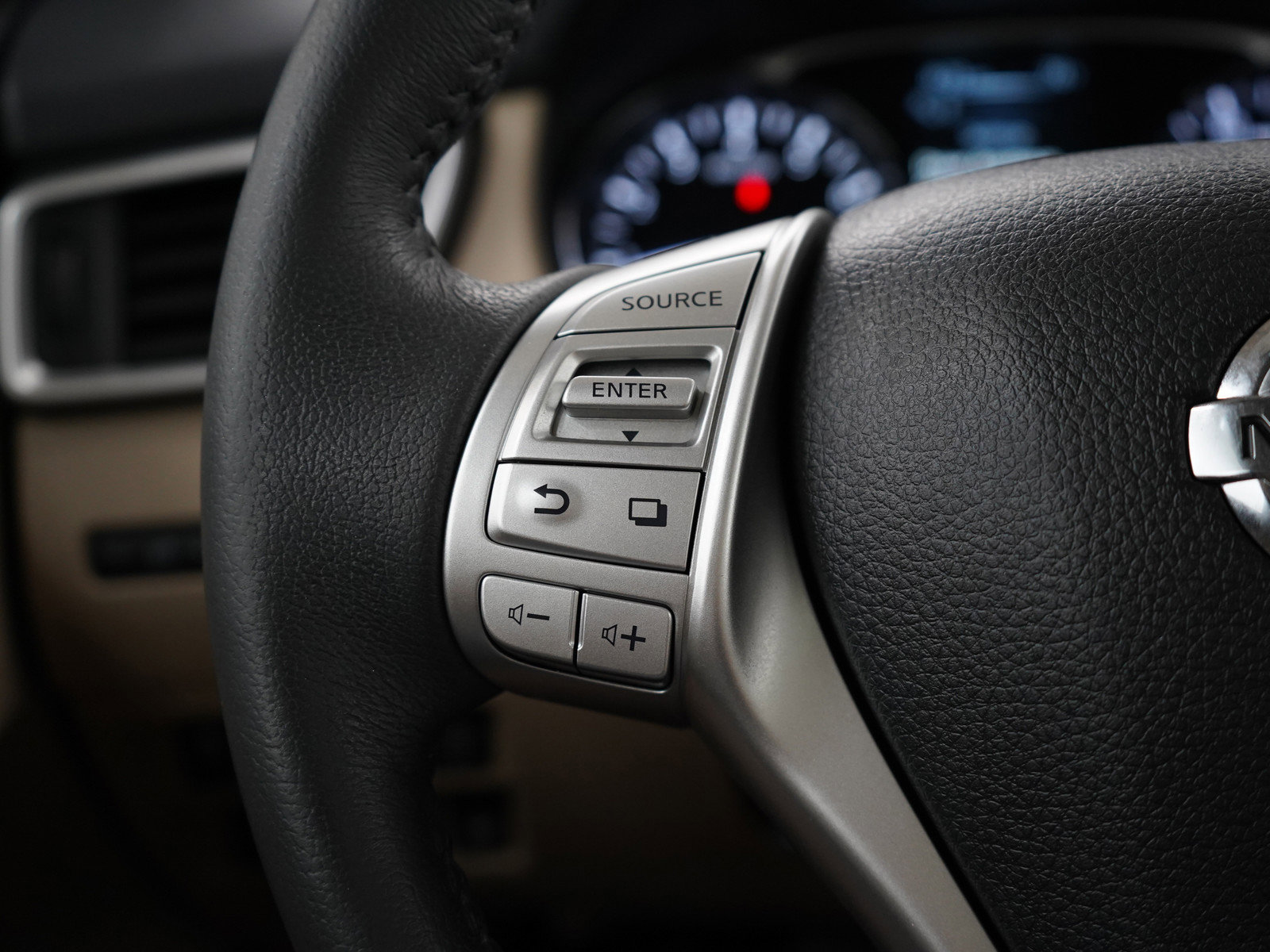 2016 Nissan Rogue SL photo 24