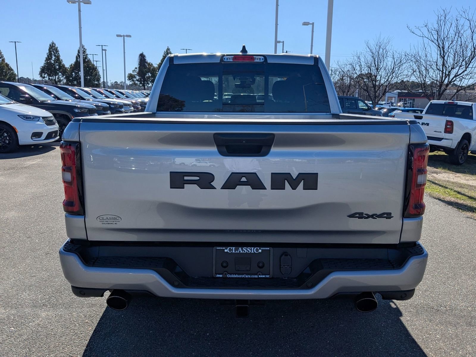 2025 Ram 1500 Tradesman photo 6
