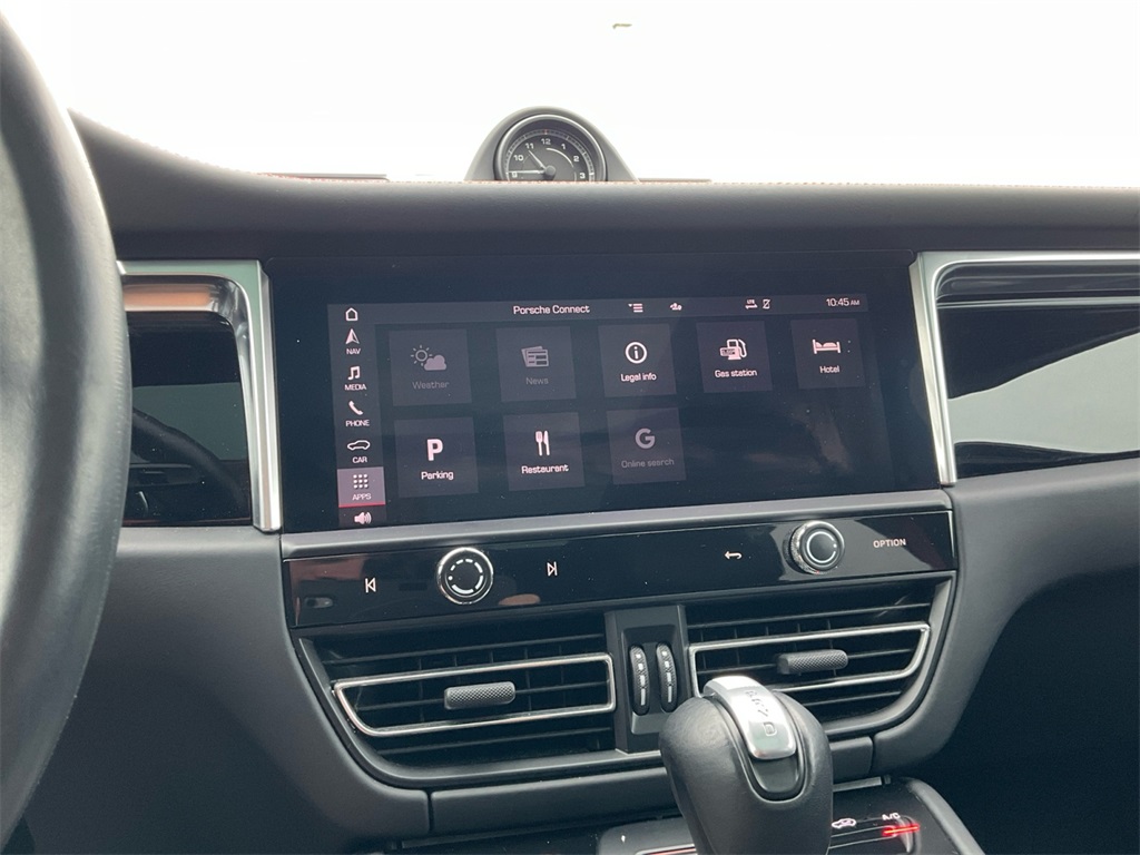 2023 Porsche Macan Base photo 18