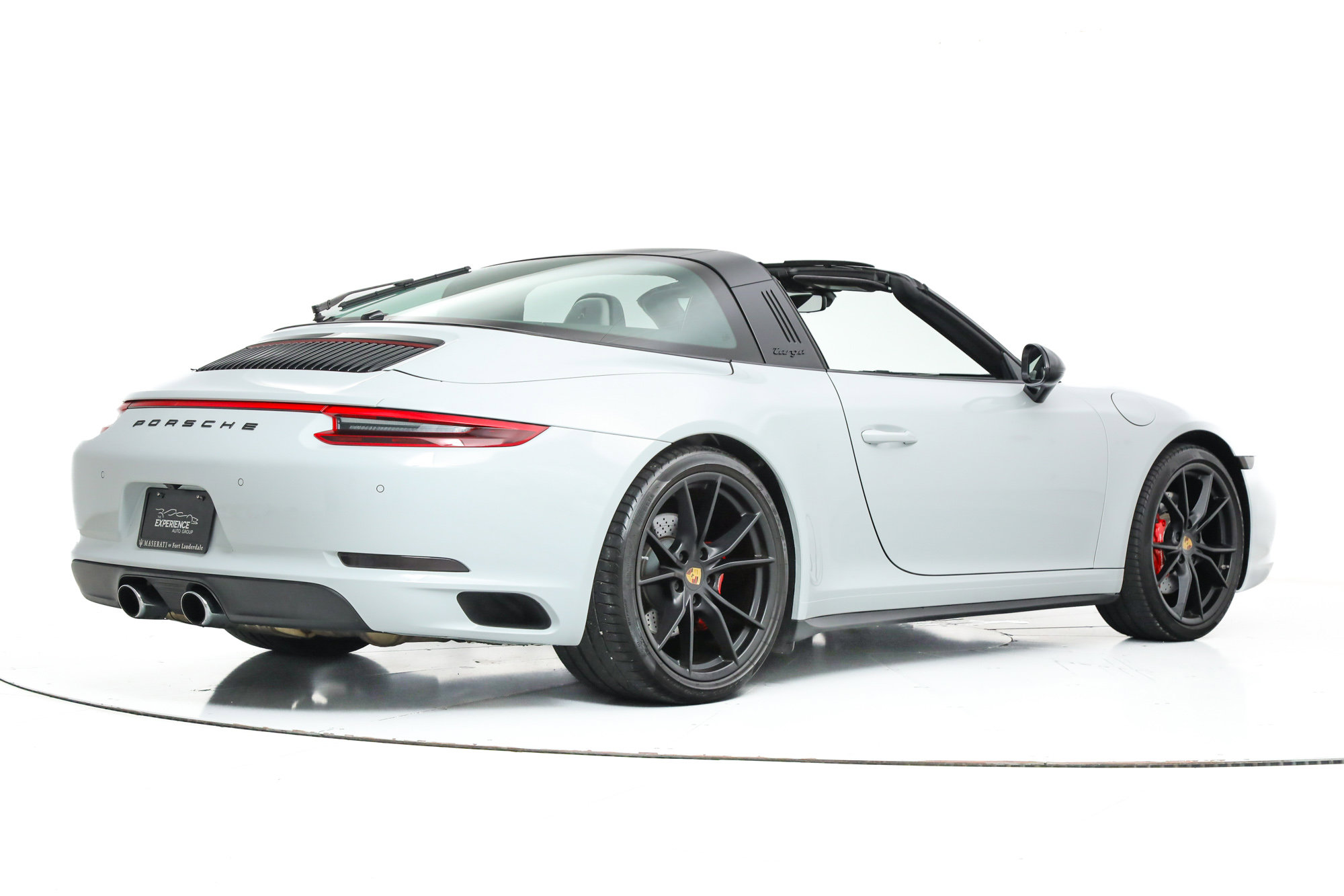 2019 Porsche 911 Targa 4S photo 2