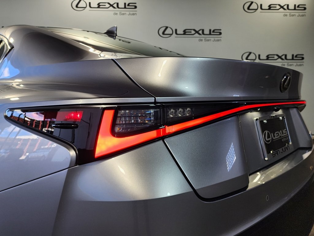 2025 Lexus IS 300 photo 9