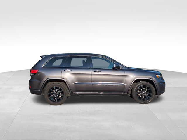 2020 Jeep Grand Cherokee Altitude photo 3