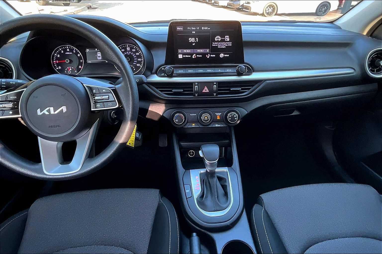 2023 Kia Forte LXS photo 12