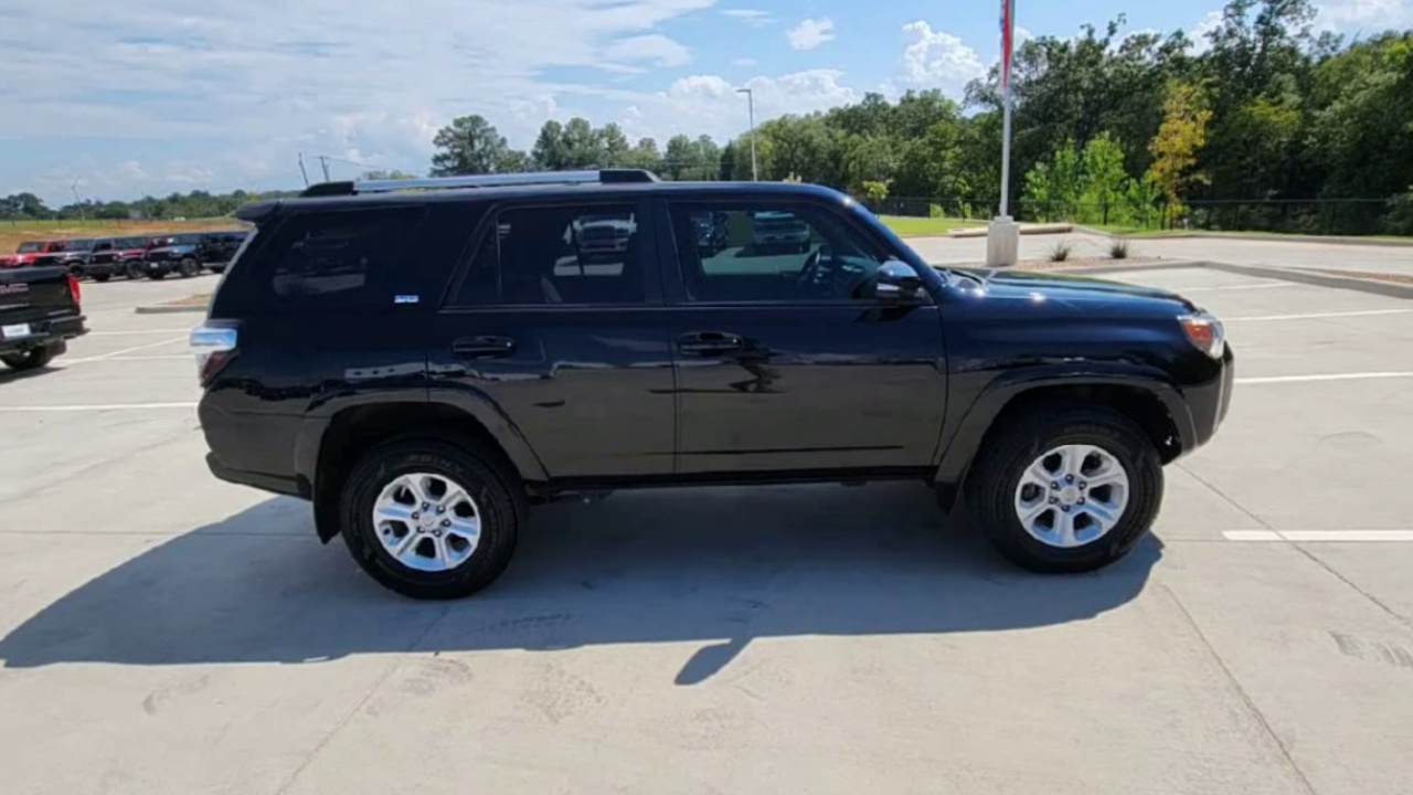 2022 Toyota 4Runner 4WD SR5 Premium photo 36