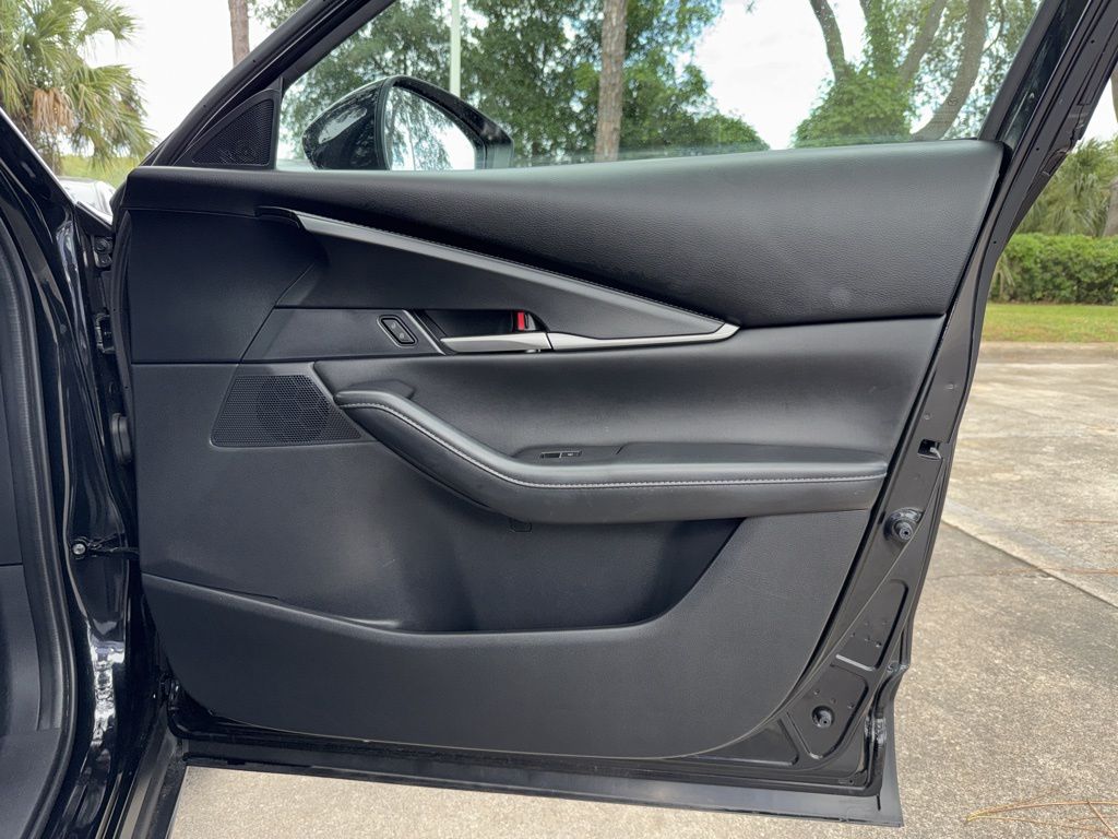 2022 Mazda CX-30 2.5 Select photo 14