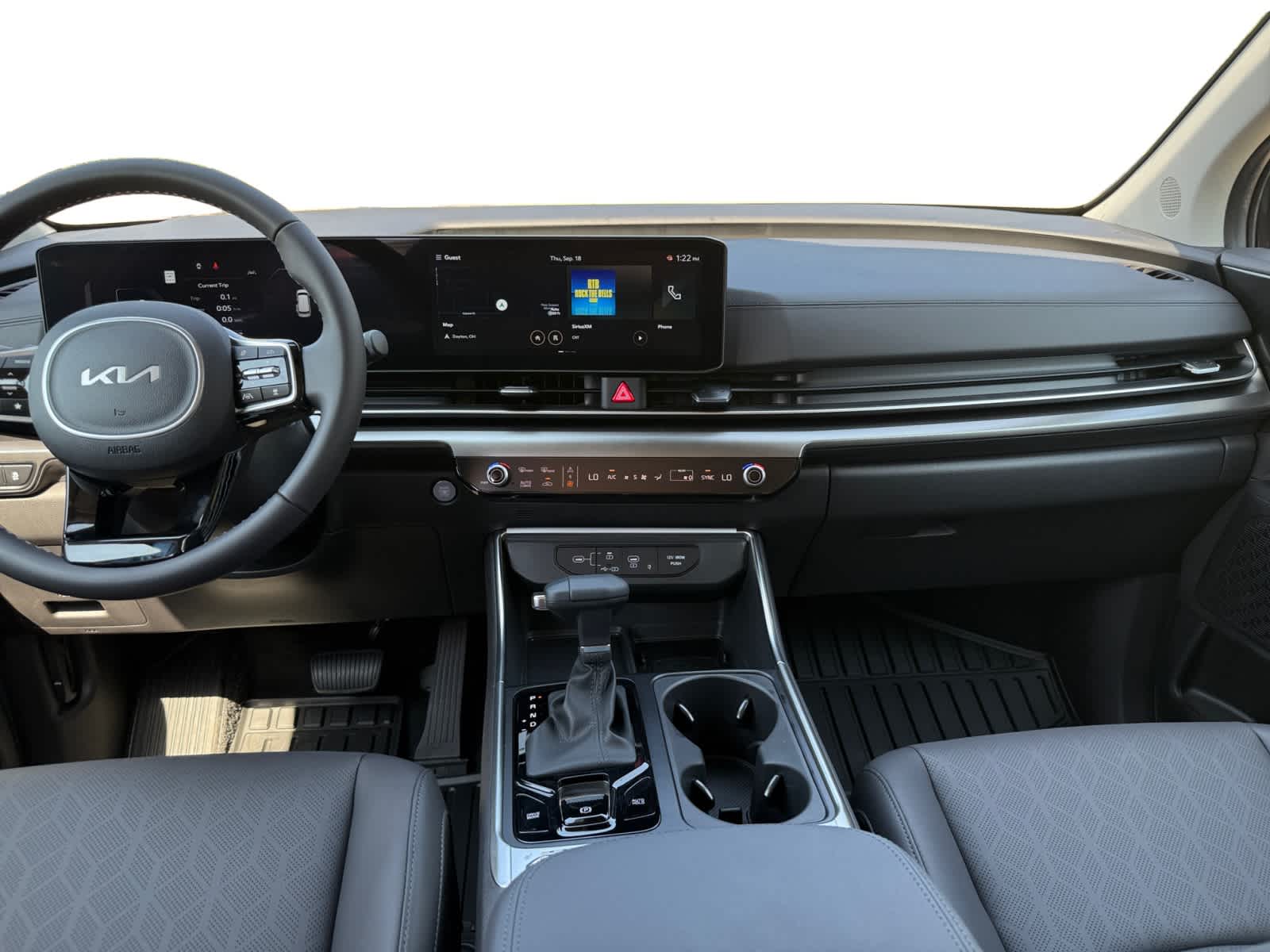 2026 Kia Carnival SX photo 11