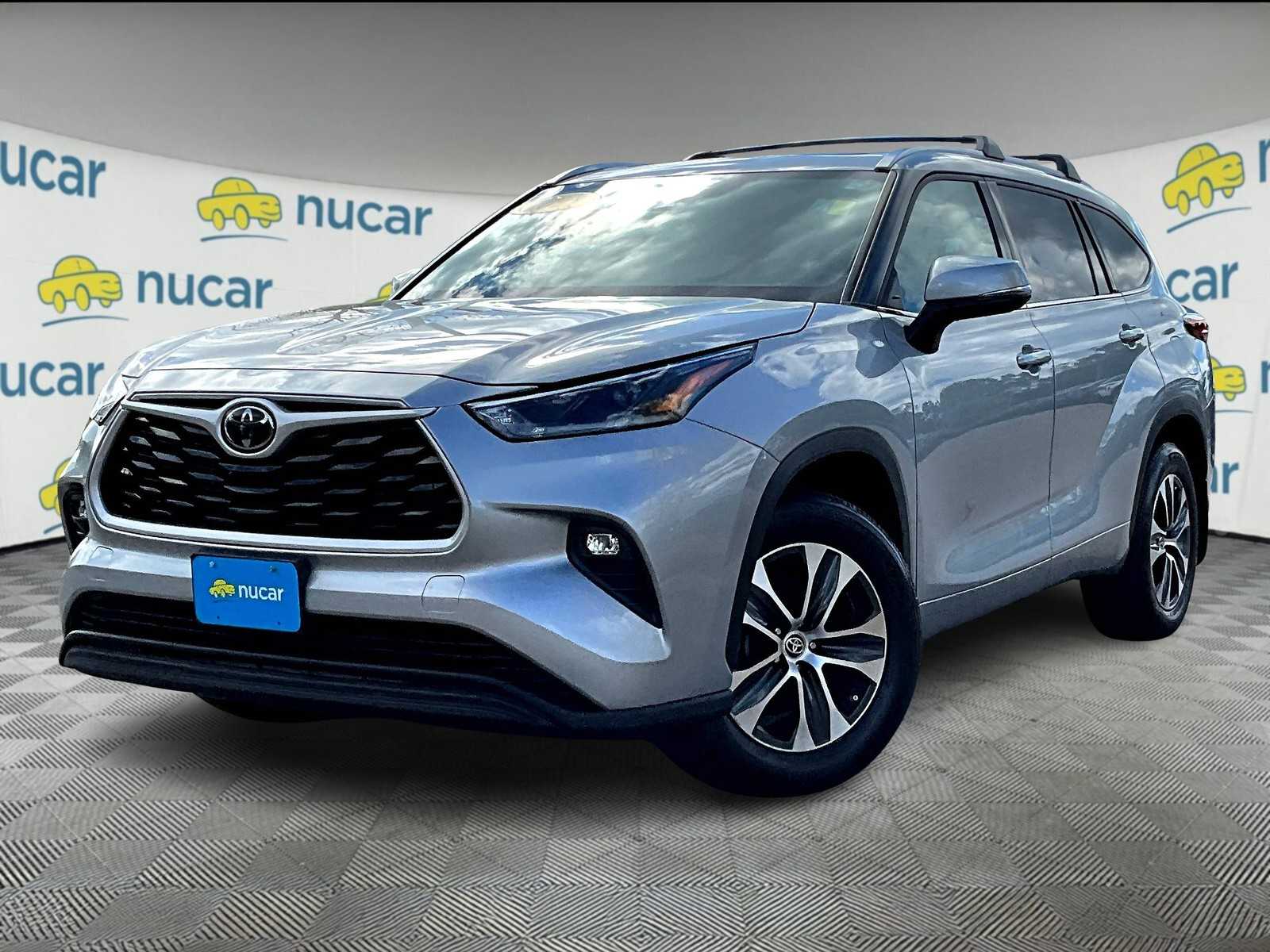 2021 Toyota Highlander XLE photo 3