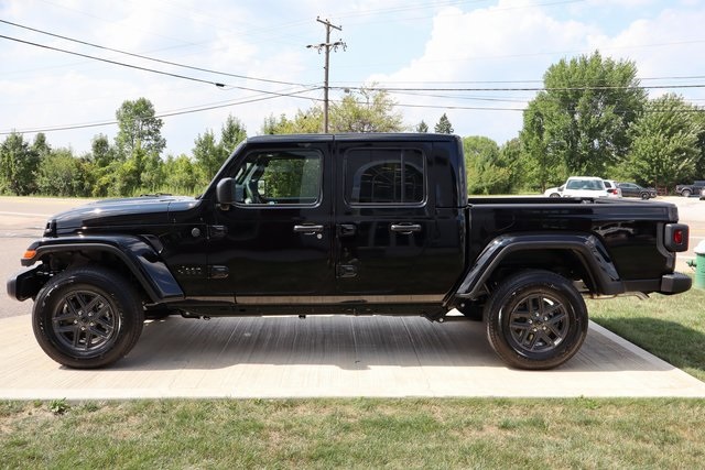 2025 Jeep Gladiator Sport S photo 23