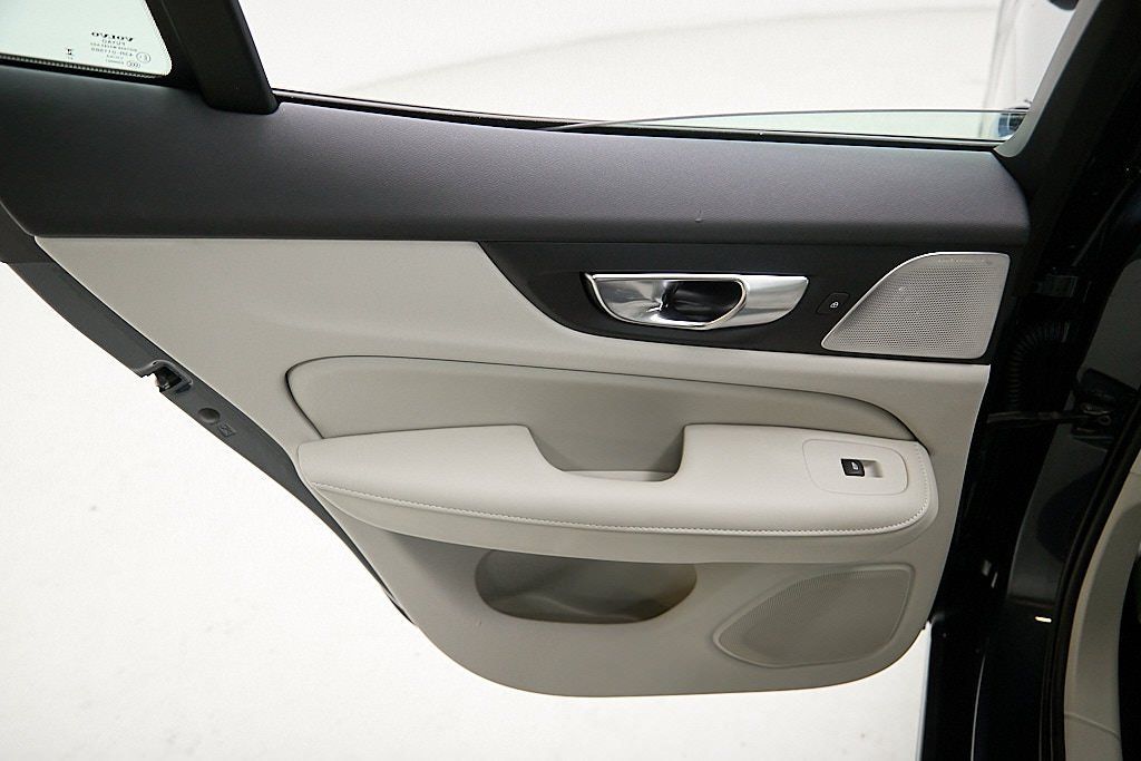 2024 VOLVO S60 - Image 18