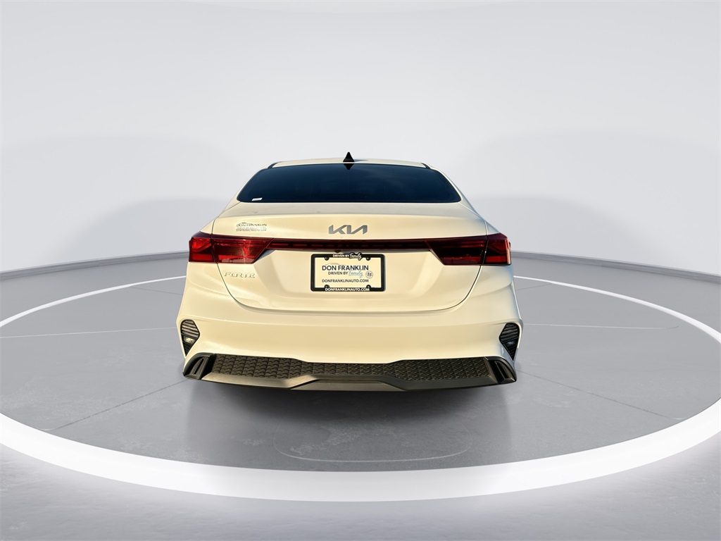 2024 Kia Forte LXS photo 7