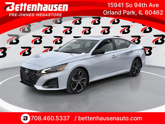 2023 Nissan Altima SR's photo