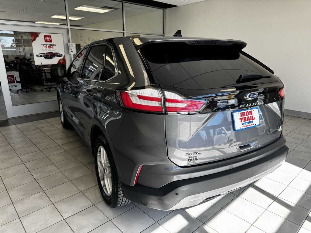 2021 Ford Edge SEL photo 17