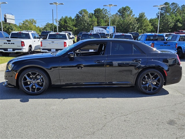 2022 Chrysler 300 S photo 4