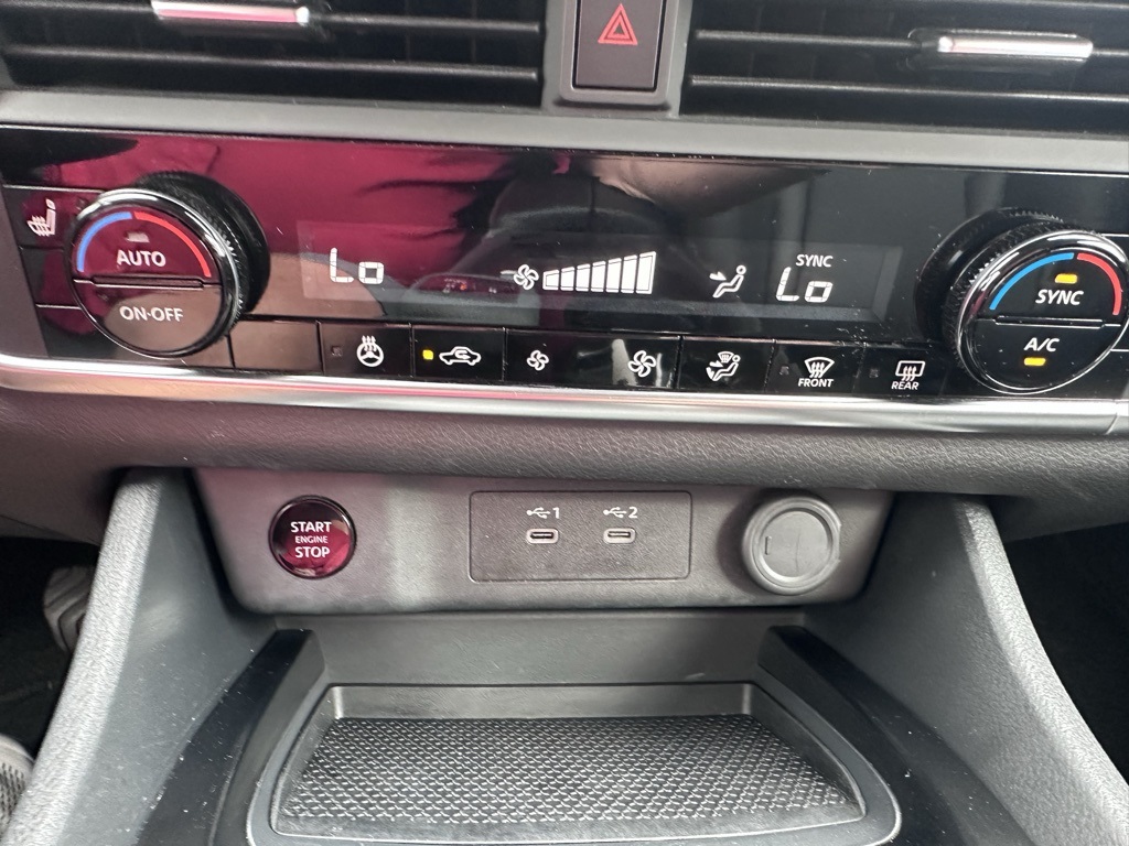 2024 Nissan Rogue SV photo 15