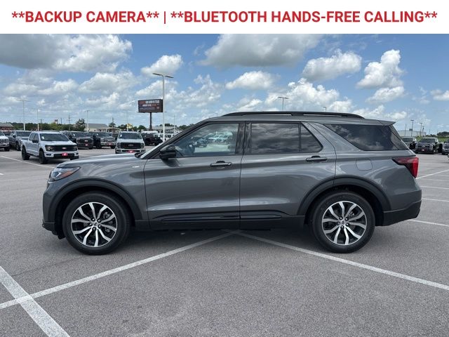 2025 Ford Explorer ST-Line photo 4
