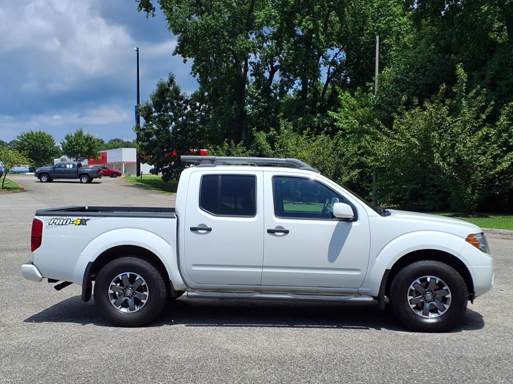 2020 Nissan Frontier PRO-4X photo 2
