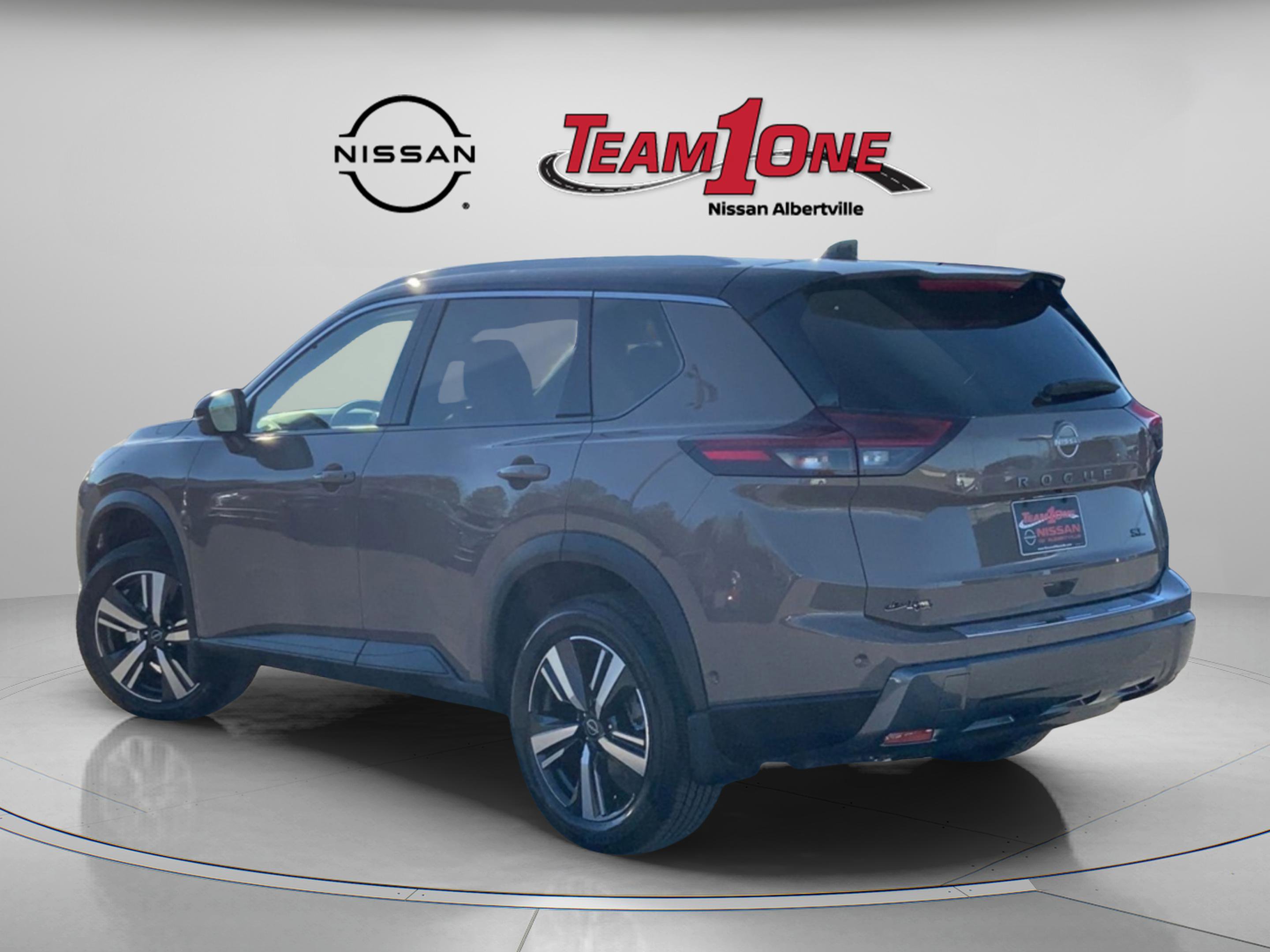 2025 Nissan Rogue SL photo 3