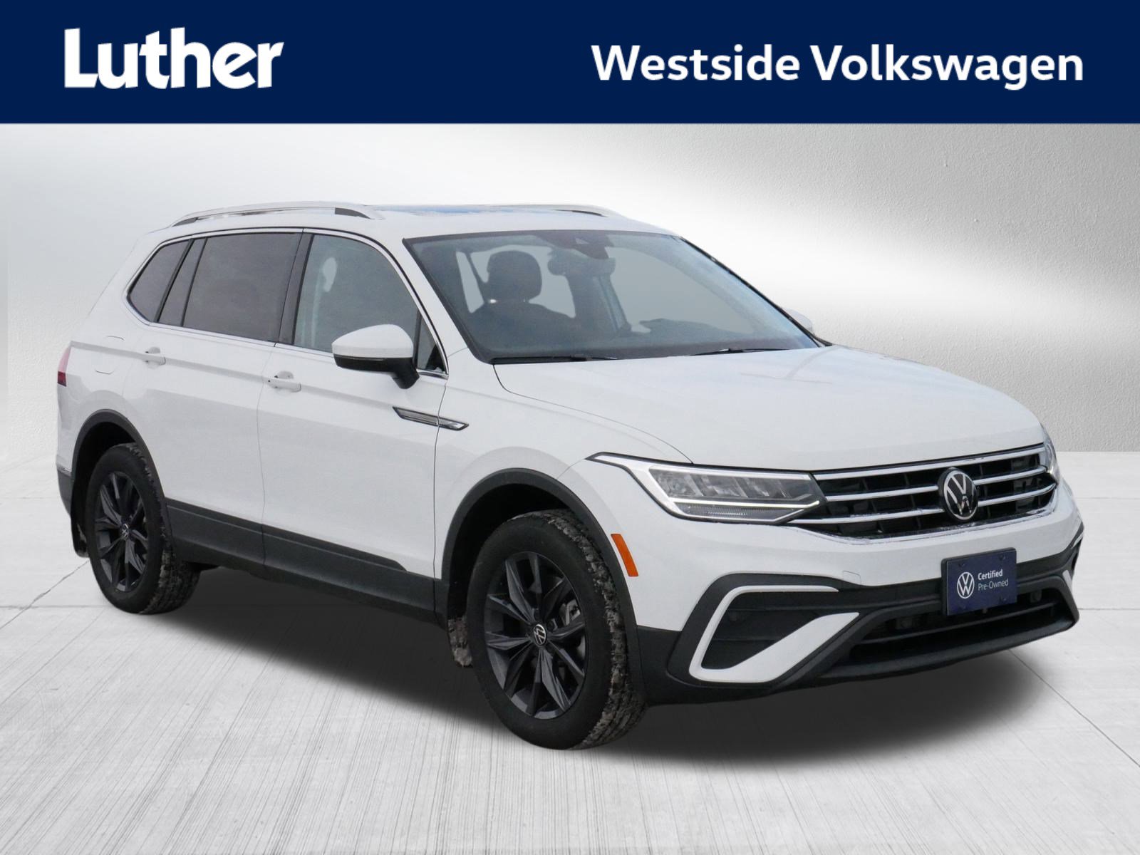 2024 Volkswagen Tiguan SE's photo