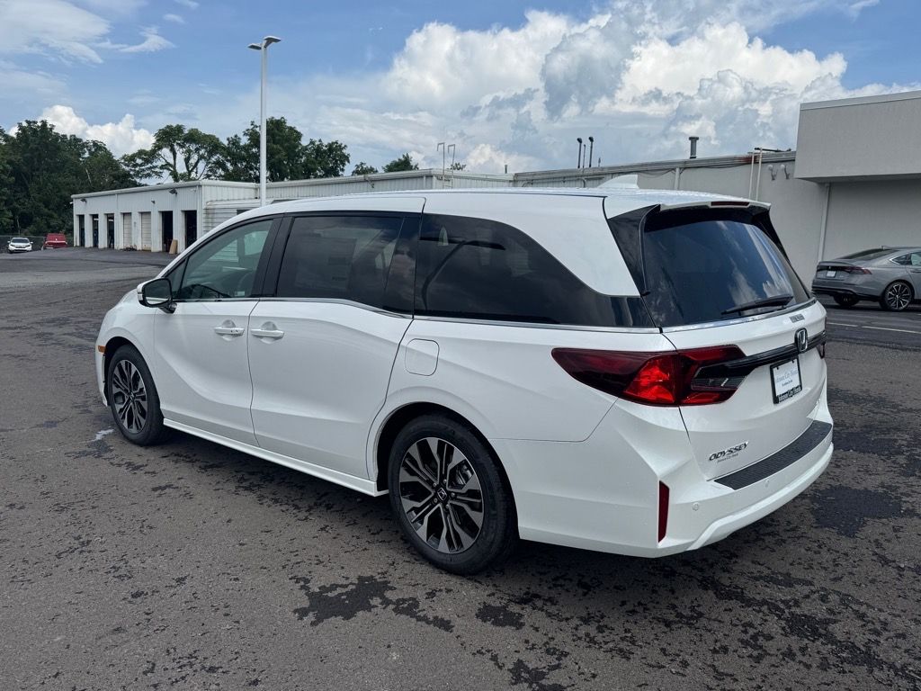 2025 Honda Odyssey Elite photo 2