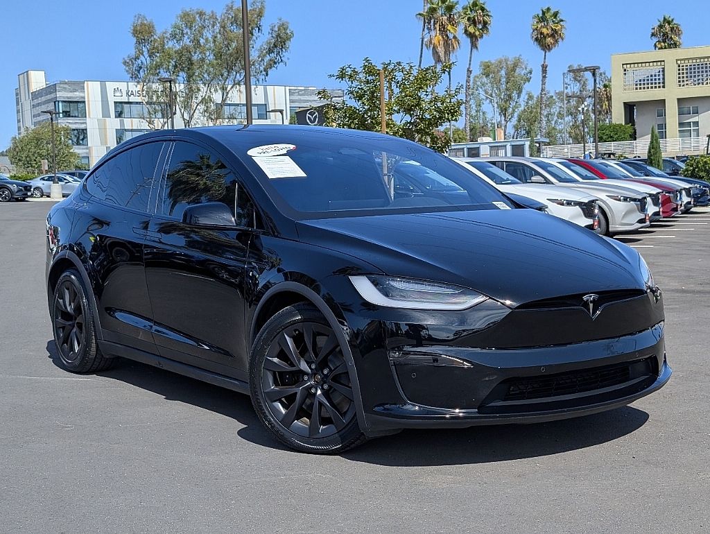 2023 Tesla Model X Standard Range photo 2
