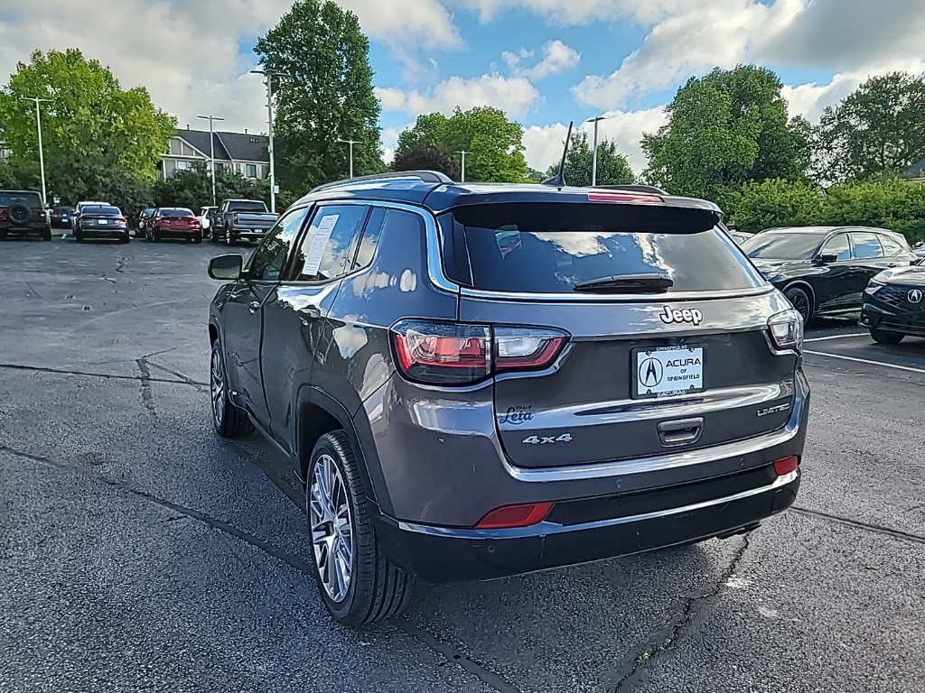 Used 2022 Granite Crystal Metallic Clearcoat Jeep Limited image 8