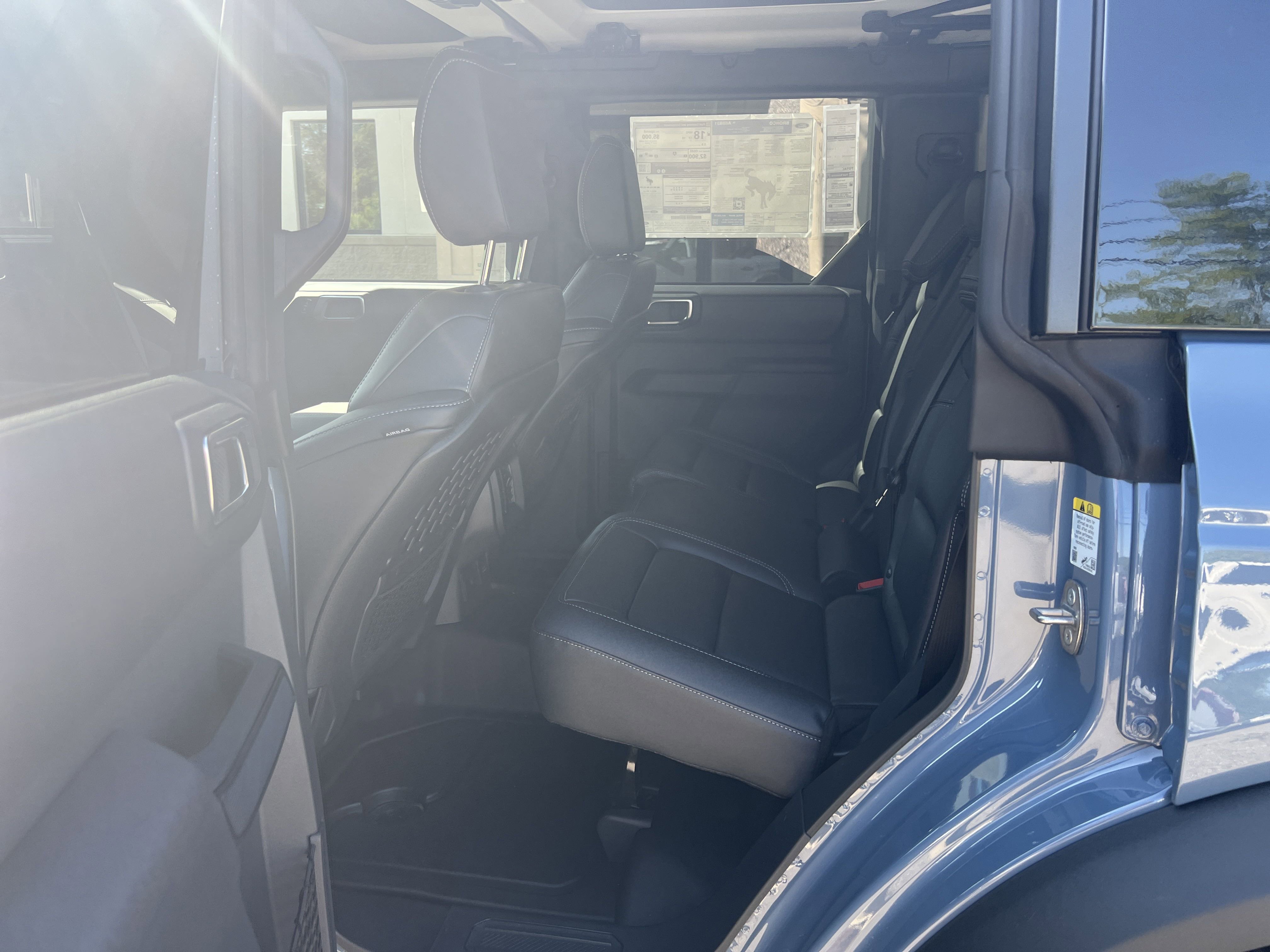 2025 Ford Bronco Badlands photo 2